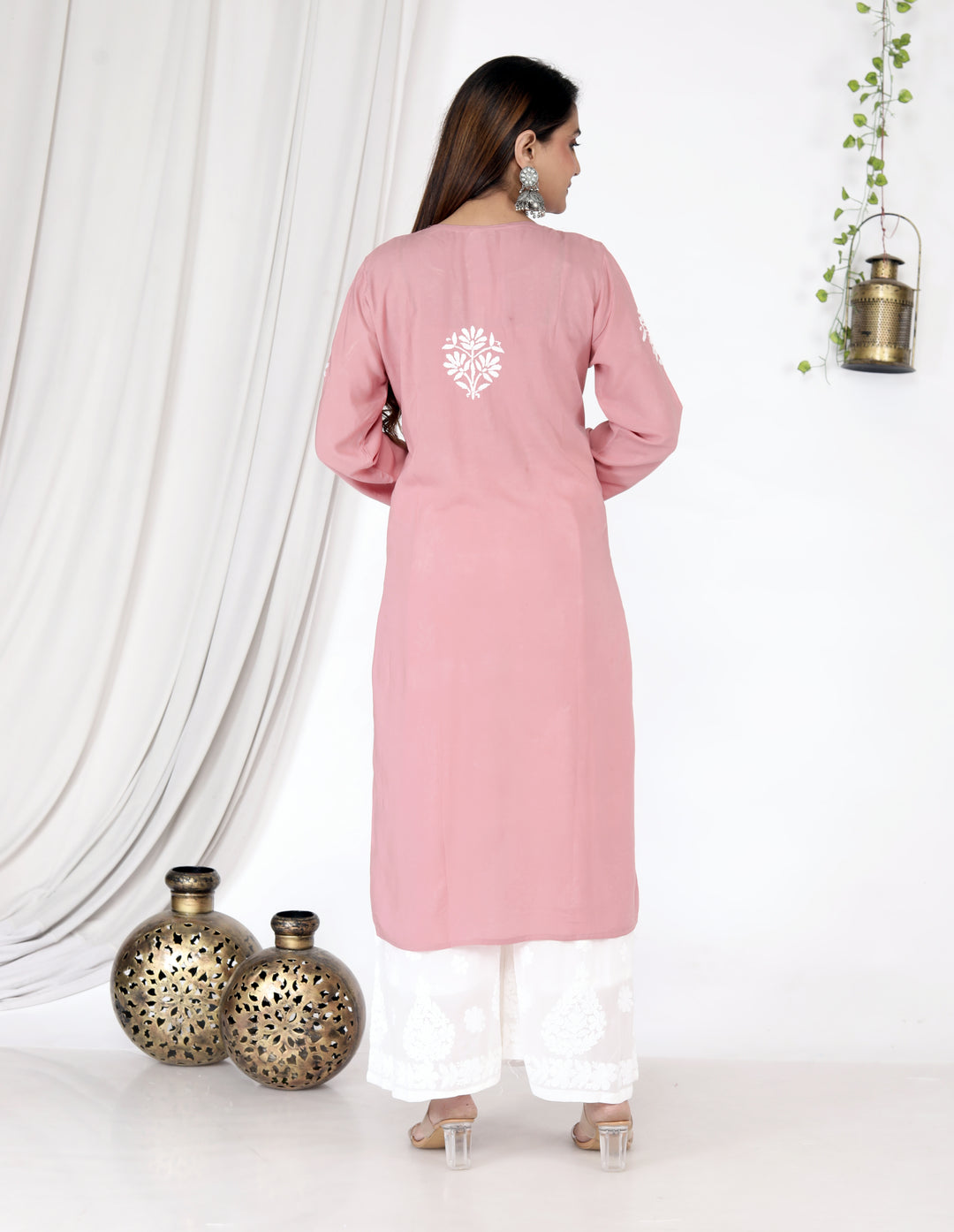 SANVI CHIKANKARI MODAL LONG KURTI