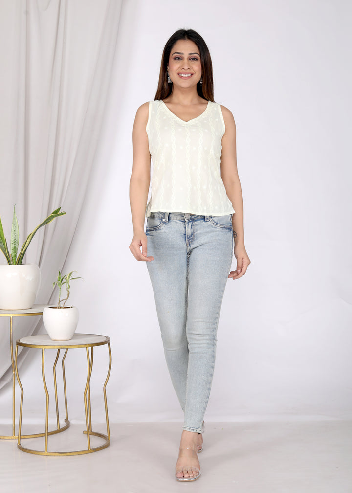 Aava Cotton Chikankari Crop Top