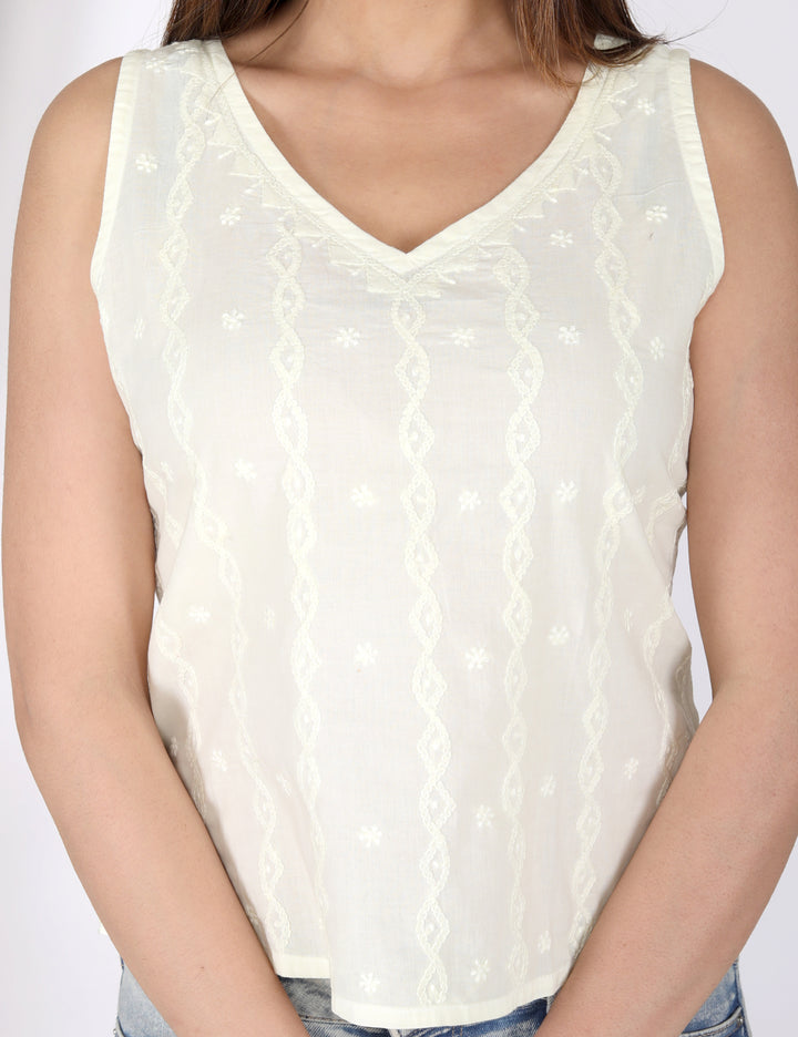 Aava Cotton Chikankari Crop Top