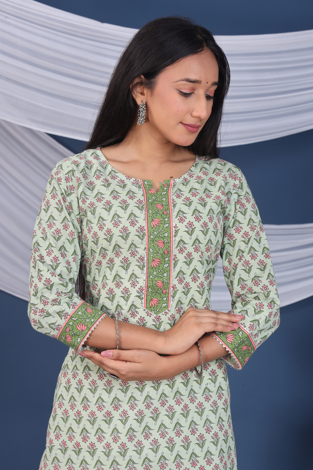 AMI COTTON PRINTED LONG KURTI