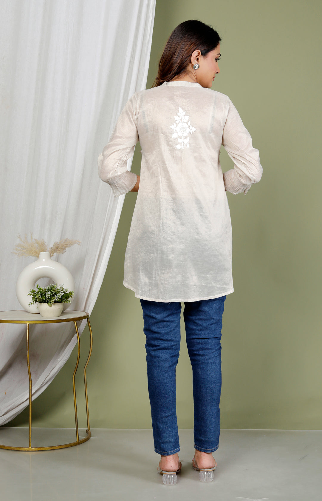 FORUM TISSUE CHIKANKARI SHORT TOP