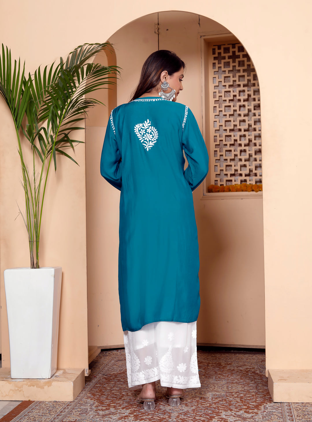 SAIRA MUSLIN CHIKANKARI LONG KURTI