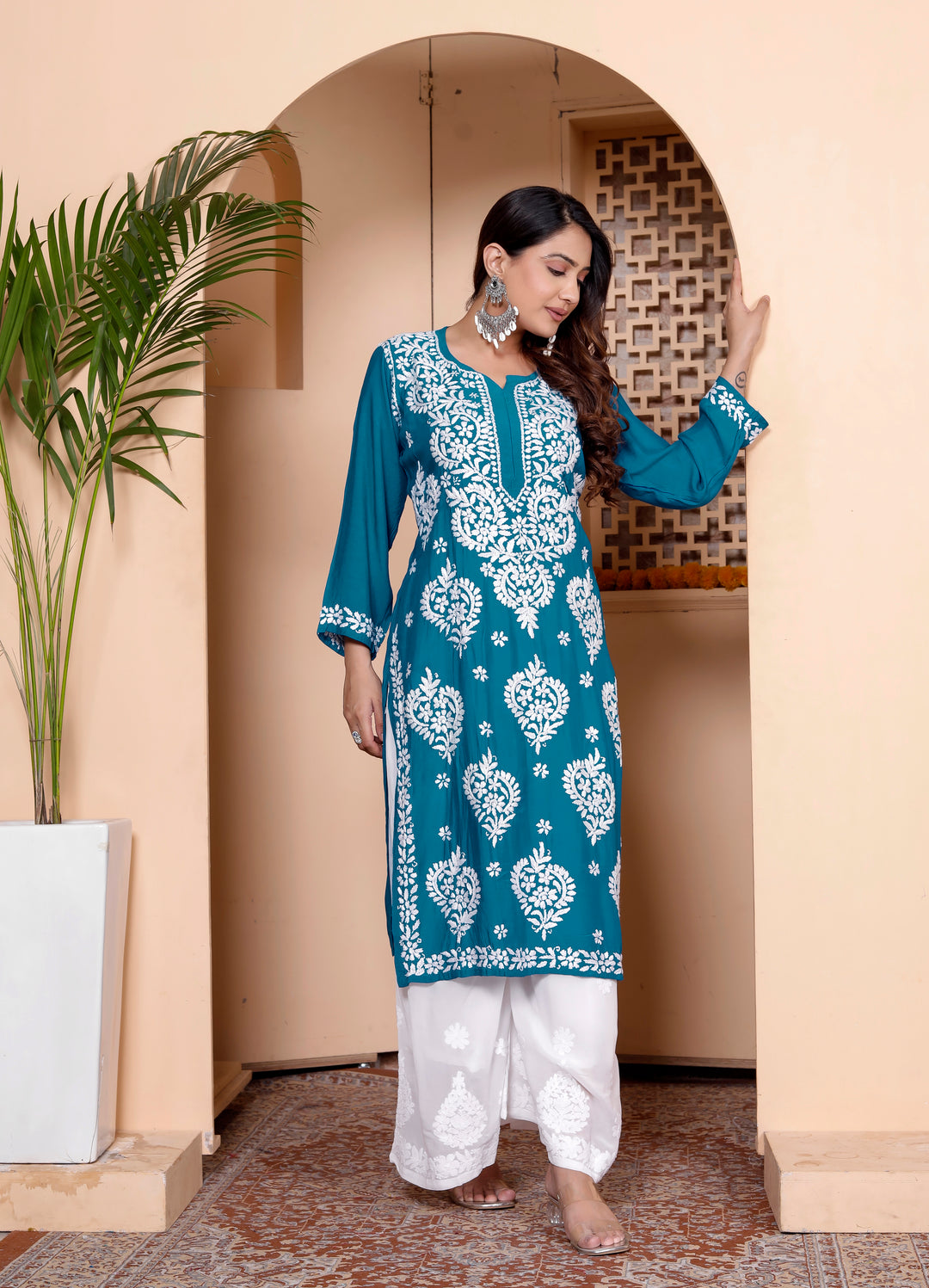 SAIRA MUSLIN CHIKANKARI LONG KURTI