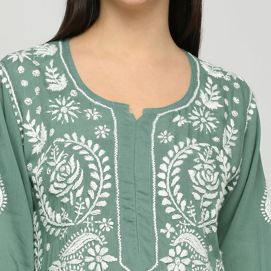 SAIRA CHIKANKARI MODAL LONG KURTI