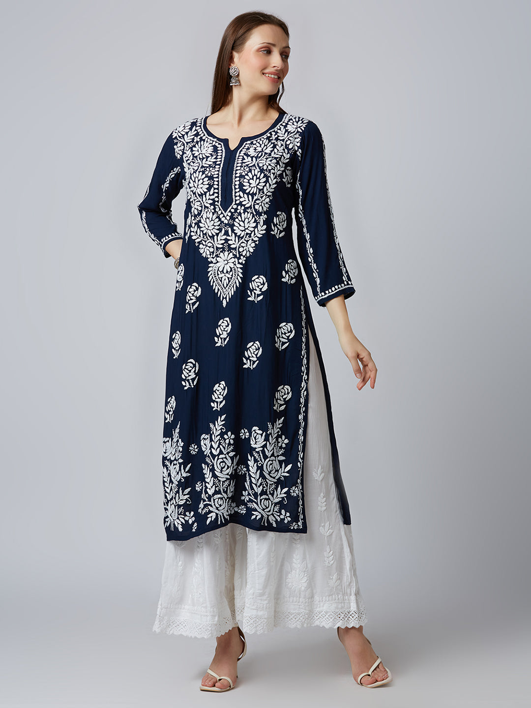 AASHNA MODAL CHIKANKARI LONG KURTI