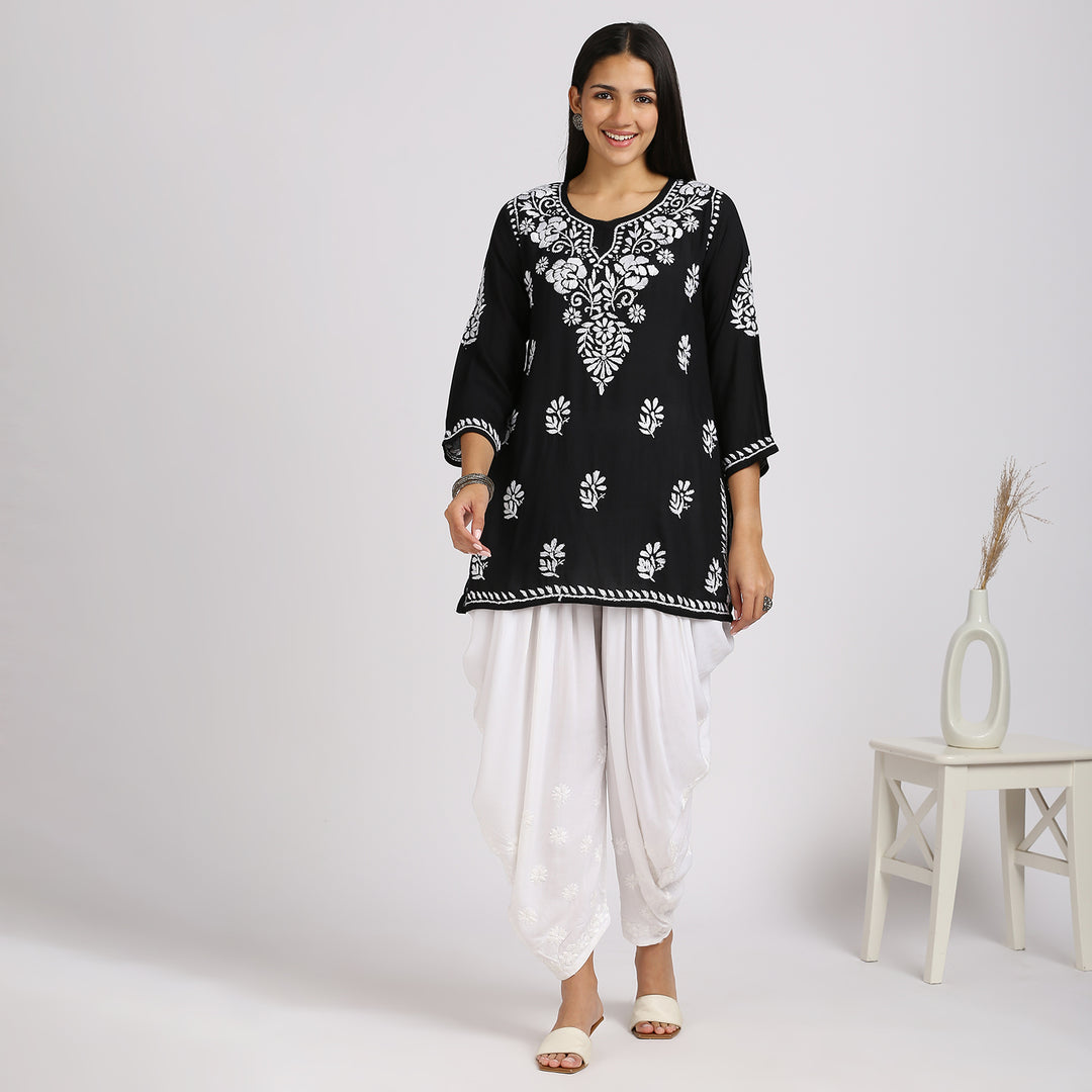 ZENIA MODAL CHIKANKARI  SHORT KURTI