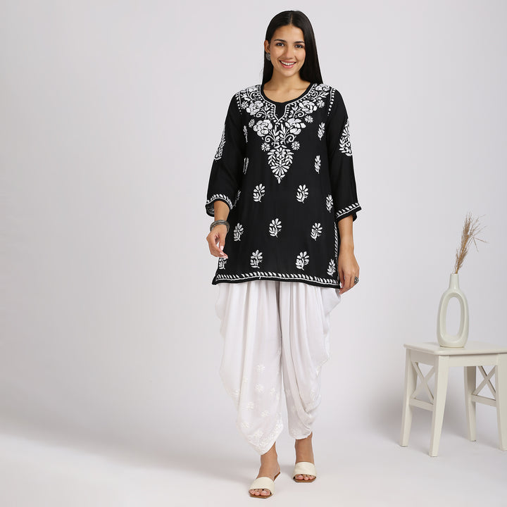 ZENIA MODAL CHIKANKARI  SHORT KURTI