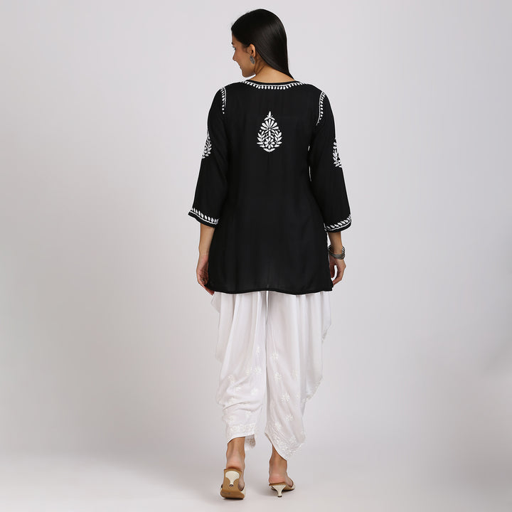 ZENIA MODAL CHIKANKARI  SHORT KURTI